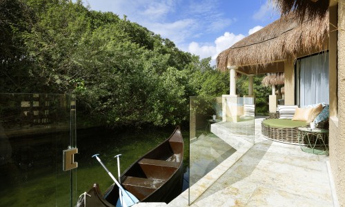 Romance Bungalow by the lake
